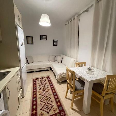 Meg'S Apartment Gjirokaster Ngoại thất bức ảnh