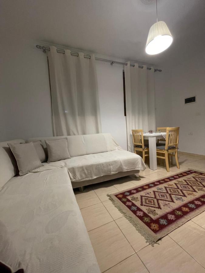 Meg'S Apartment Gjirokaster Ngoại thất bức ảnh